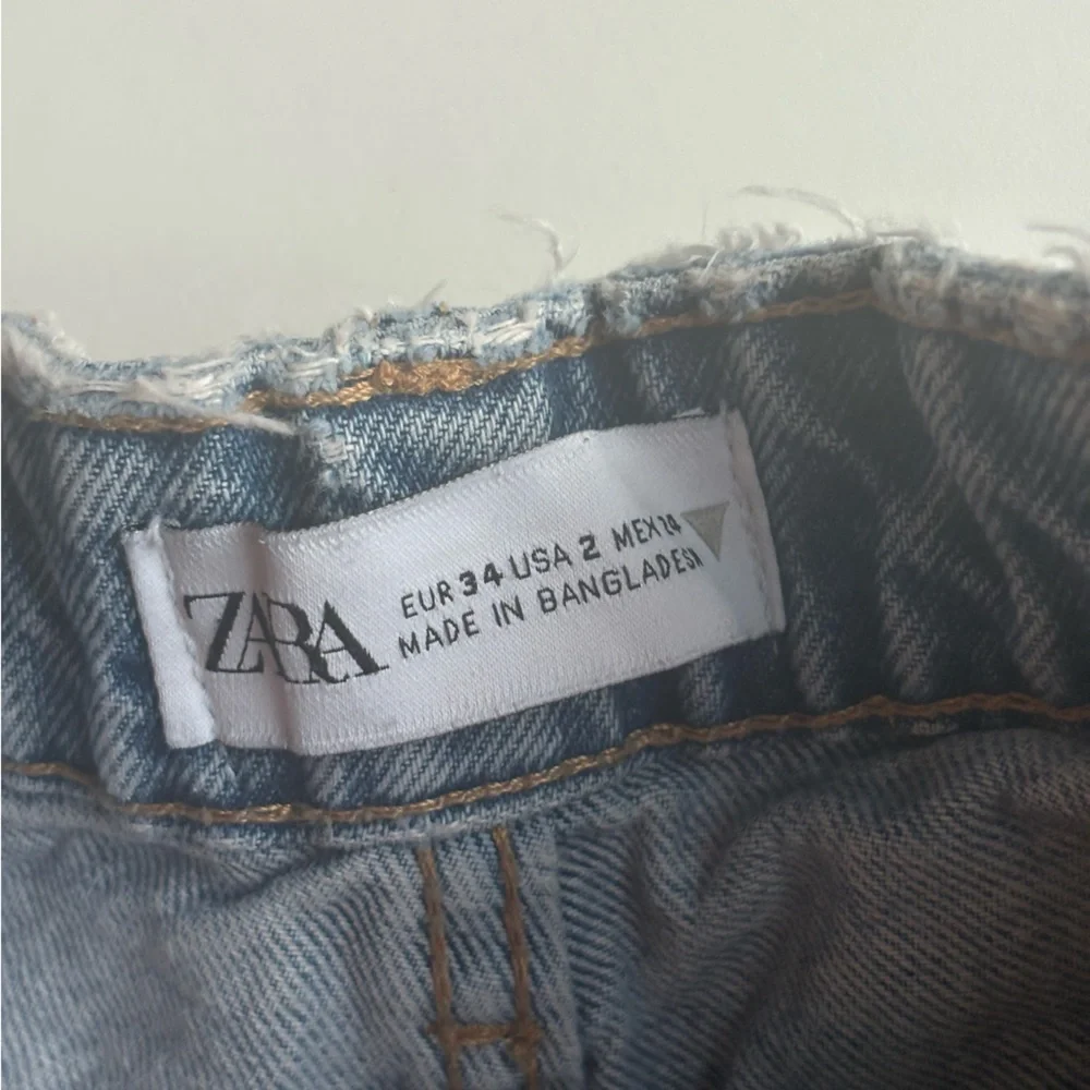 Zara Women’s Denim Shorts Size 2 - Picture 4 of 5